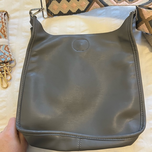 AHDORNED Grey Vegan Leather Purse - Picture 5 of 5